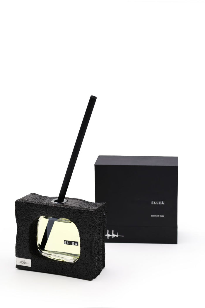 elleà-7
